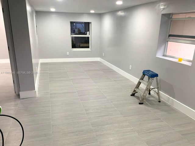 9615 NW 26th Ave, Miami, FL 33147