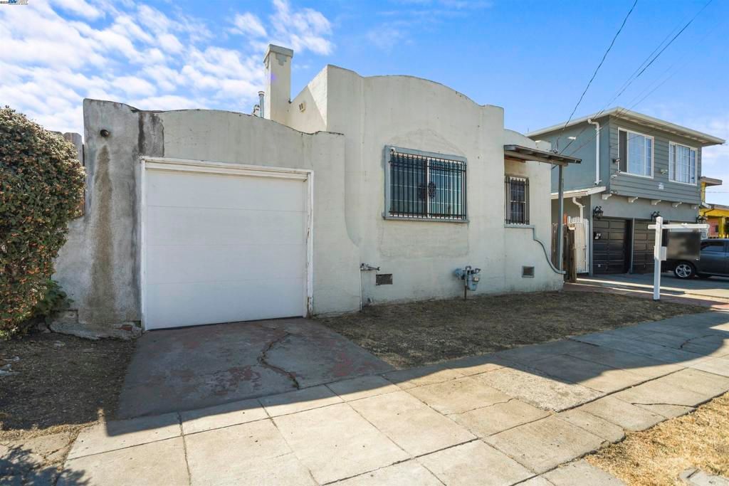 7851 Holly, Oakland, CA 94621