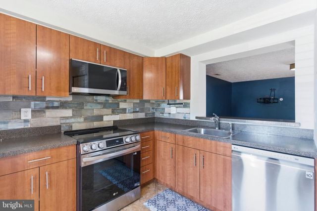 8 PRIMROSE COURT, Parkville, MD 21234