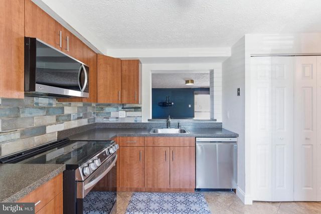 8 PRIMROSE COURT, Parkville, MD 21234