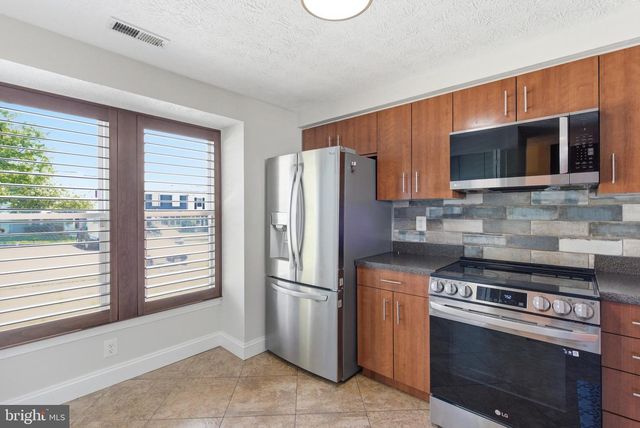 8 PRIMROSE COURT, Parkville, MD 21234