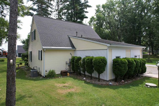 3997 E First Rd, Monticello, IN 47960