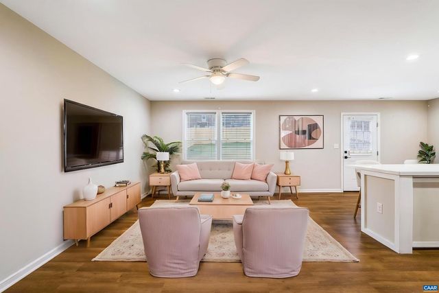 2511 CHESAPEAKE ST, Staunton, VA 24401