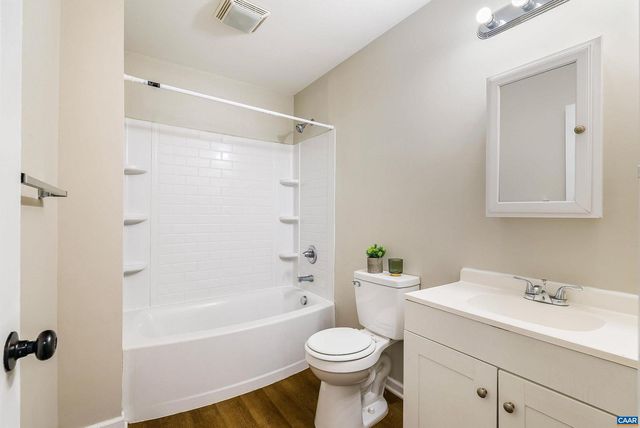 2511 CHESAPEAKE ST, Staunton, VA 24401