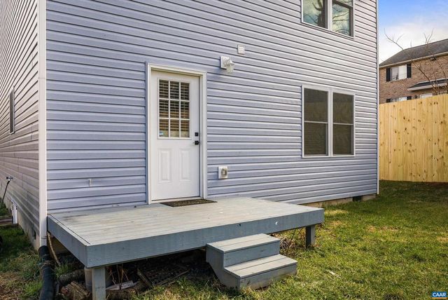 2511 CHESAPEAKE ST, Staunton, VA 24401