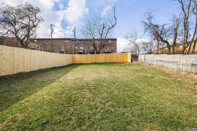 2511 CHESAPEAKE ST, Staunton, VA 24401