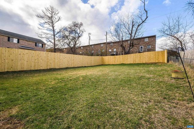 2511 CHESAPEAKE ST, Staunton, VA 24401