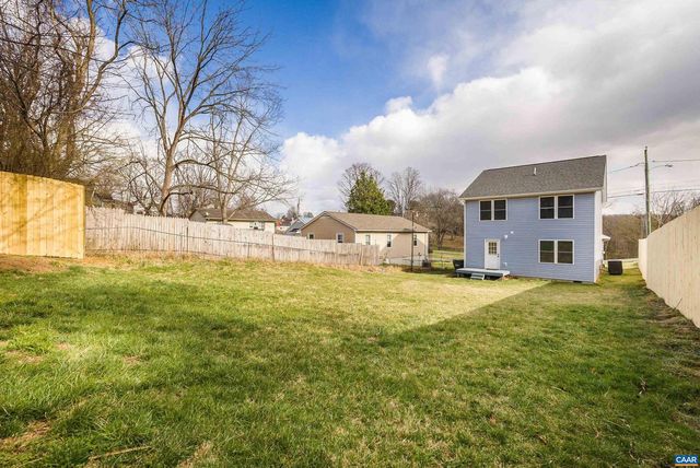 2511 CHESAPEAKE ST, Staunton, VA 24401