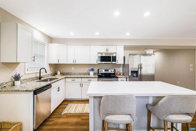 2511 CHESAPEAKE ST, Staunton, VA 24401