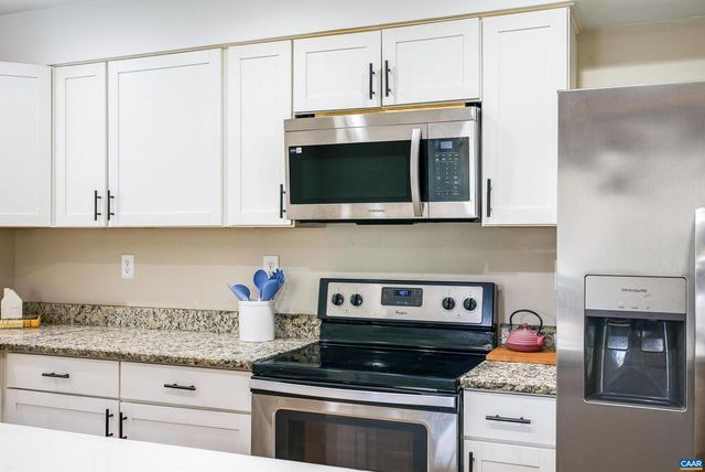 2511 CHESAPEAKE ST, Staunton, VA 24401