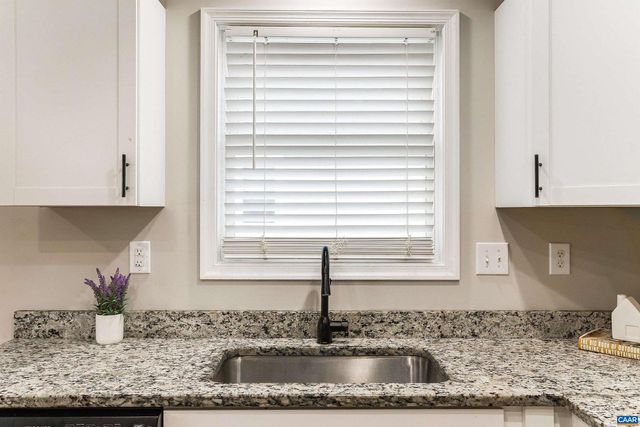 2511 CHESAPEAKE ST, Staunton, VA 24401