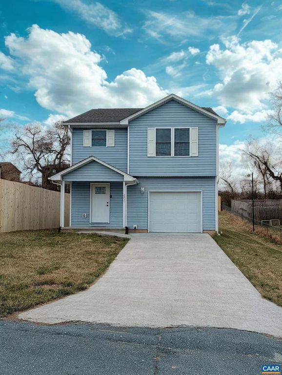 2511 CHESAPEAKE ST, Staunton, VA 24401