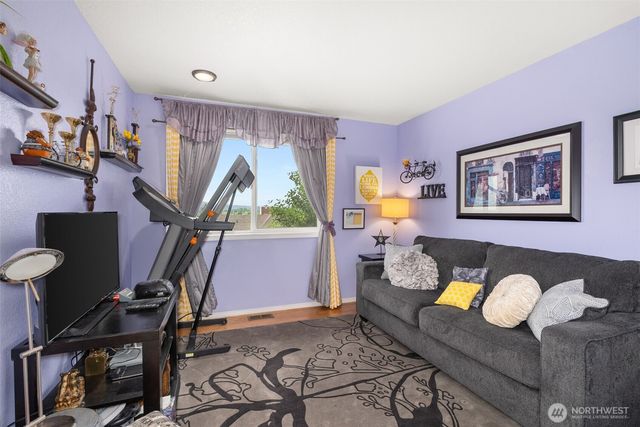 38 SE Washington Street, Chehalis, WA 98532