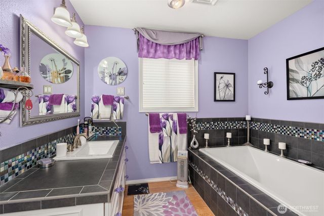 38 SE Washington Street, Chehalis, WA 98532