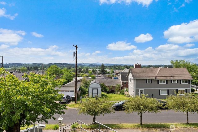 38 SE Washington Street, Chehalis, WA 98532