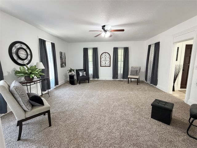 415 W 4th Street S, Newton, IA 50208