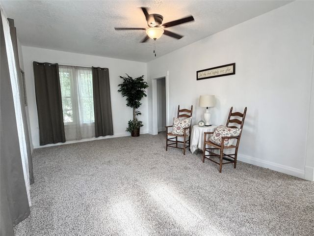 415 W 4th Street S, Newton, IA 50208