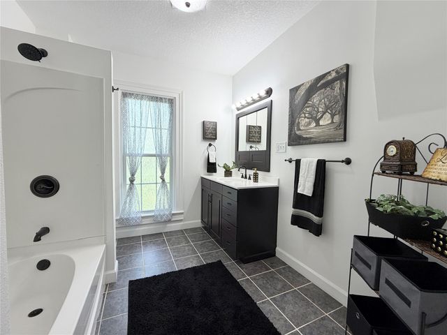 415 W 4th Street S, Newton, IA 50208