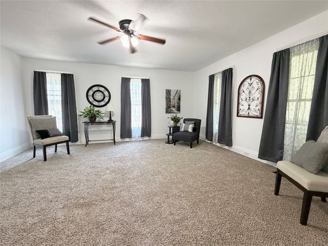 415 W 4th Street S, Newton, IA 50208