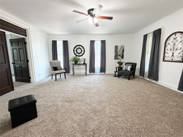 415 W 4th Street S, Newton, IA 50208