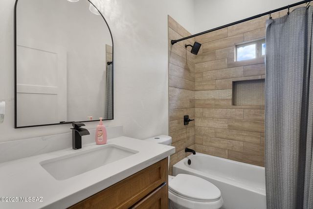 65 Avenida Pastor, Rio Rico, AZ 85648