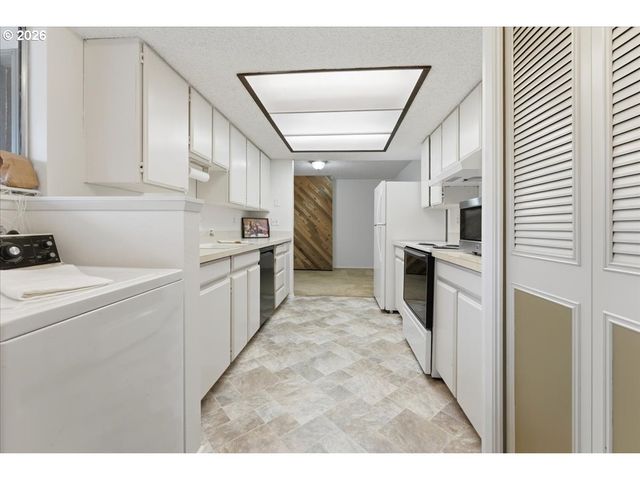 12140 Sw CAMDEN Ln, Beaverton, OR 97008