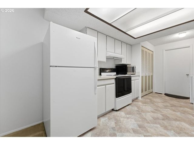 12140 Sw CAMDEN Ln, Beaverton, OR 97008