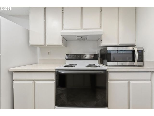 12140 Sw CAMDEN Ln, Beaverton, OR 97008