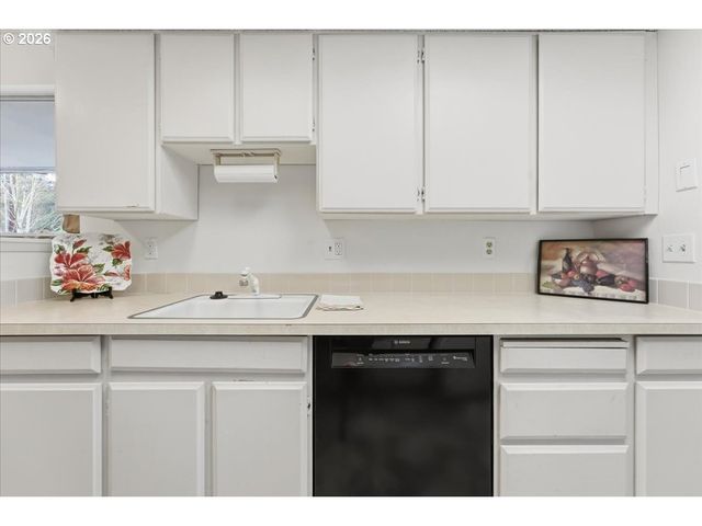 12140 Sw CAMDEN Ln, Beaverton, OR 97008