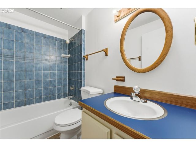 12140 Sw CAMDEN Ln, Beaverton, OR 97008