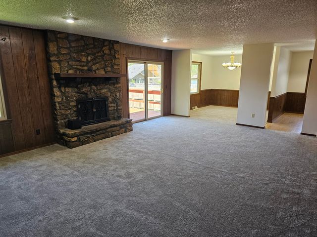 1727 West Winchester Street, Springfield, MO 65807