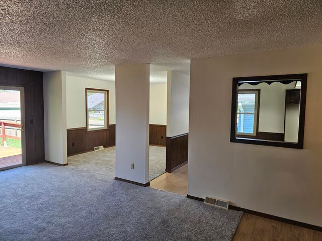 1727 West Winchester Street, Springfield, MO 65807