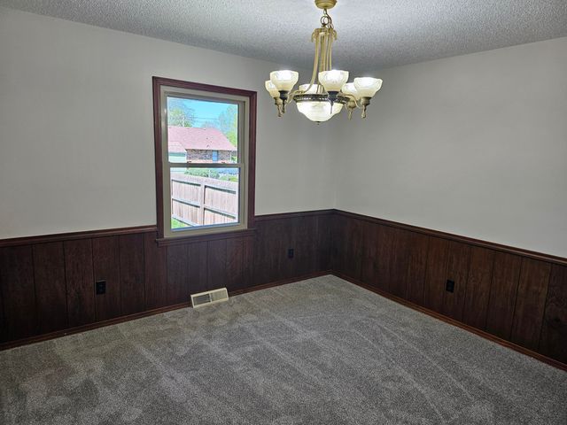 1727 West Winchester Street, Springfield, MO 65807