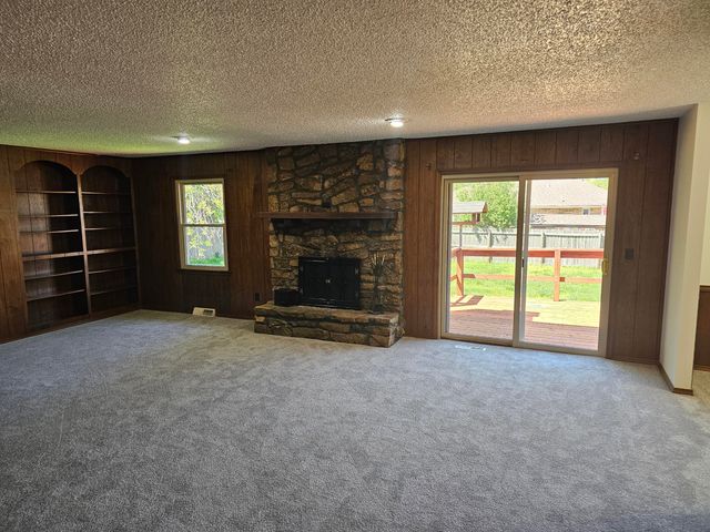 1727 West Winchester Street, Springfield, MO 65807