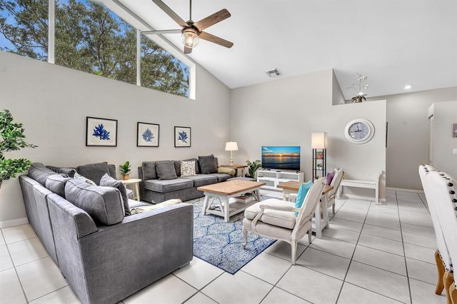 1904 Rosewood Way, Palm Beach Gardens, FL 33418