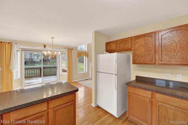 6166 Lochmore Drive, Commerce Charter Township, MI 48382