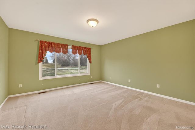 6166 Lochmore Drive, Commerce Charter Township, MI 48382