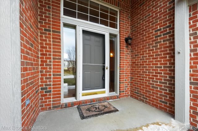 6166 Lochmore Drive, Commerce Charter Township, MI 48382