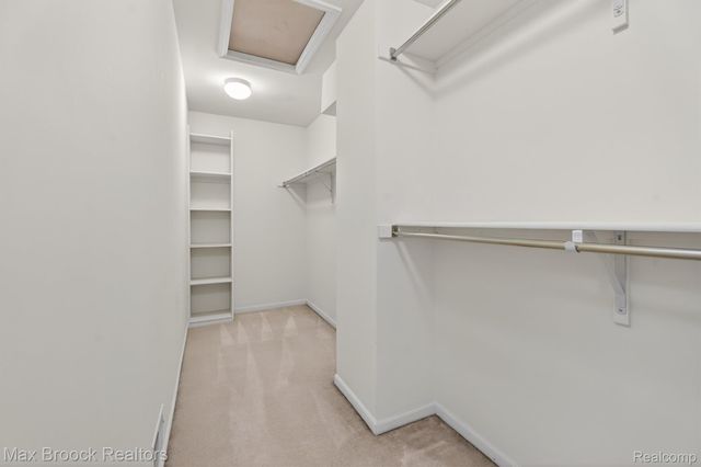 6166 Lochmore Drive, Commerce Charter Township, MI 48382