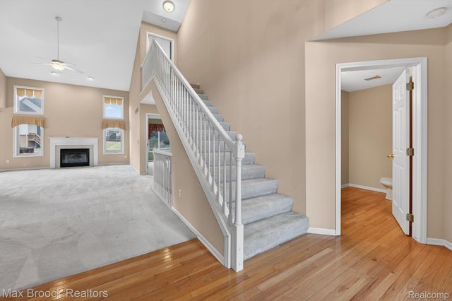 6166 Lochmore Drive, Commerce Charter Township, MI 48382