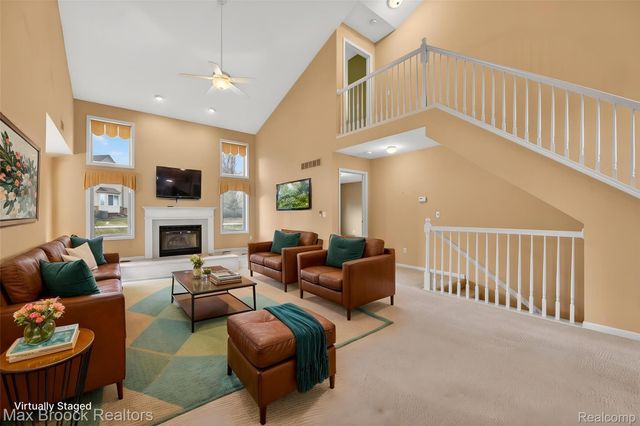 6166 Lochmore Drive, Commerce Charter Township, MI 48382