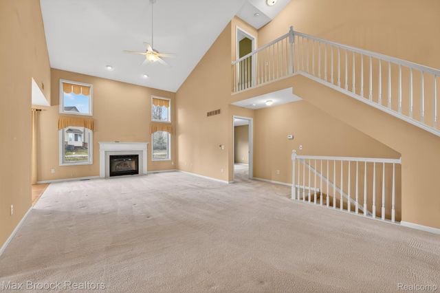 6166 Lochmore Drive, Commerce Charter Township, MI 48382