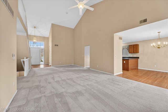 6166 Lochmore Drive, Commerce Charter Township, MI 48382