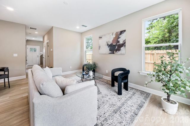 3304 Meredith Avenue, Charlotte, NC 28208