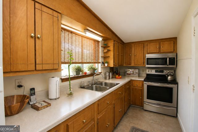 132 Robin Hood Road NE, Rome, GA 30161