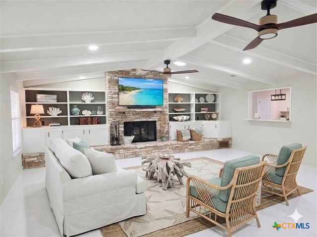 124 Creekview Drive, Canyon Lake, TX 78133