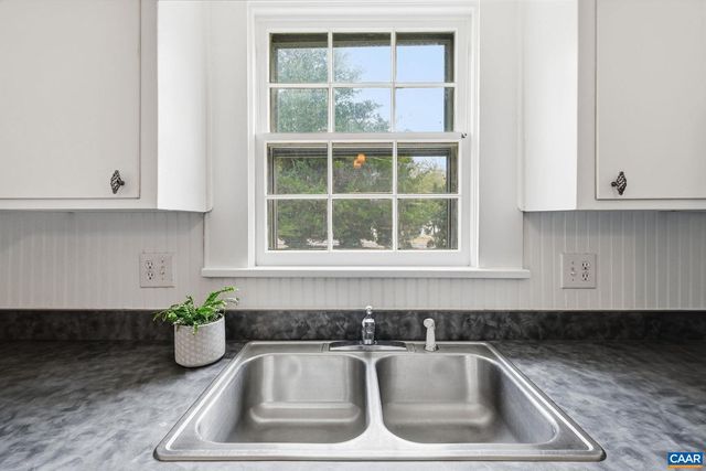 204 HOLLADAY AVE, Gordonsville, VA 22942