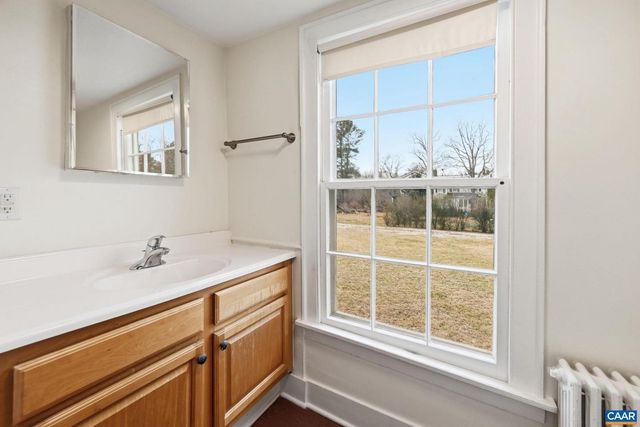 204 HOLLADAY AVE, Gordonsville, VA 22942