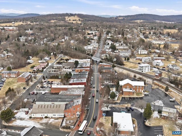 204 HOLLADAY AVE, Gordonsville, VA 22942