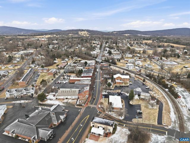 204 HOLLADAY AVE, Gordonsville, VA 22942